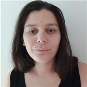 Profesora de inglés que estudió Filología Inglesa se ofrece para dar clases tanto a niños como adultos. Vivo en San Roque/ Cádiz. Puedo dar tanto clases a domicilio como por videollamada